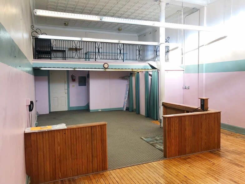 103 W Monroe St, Bloomington, IL for lease - Building Photo - Image 3 of 5