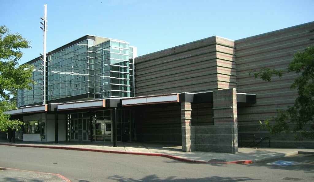 830 SE Everett Mall Way, Everett, WA for lease Primary Photo- Image 1 of 3