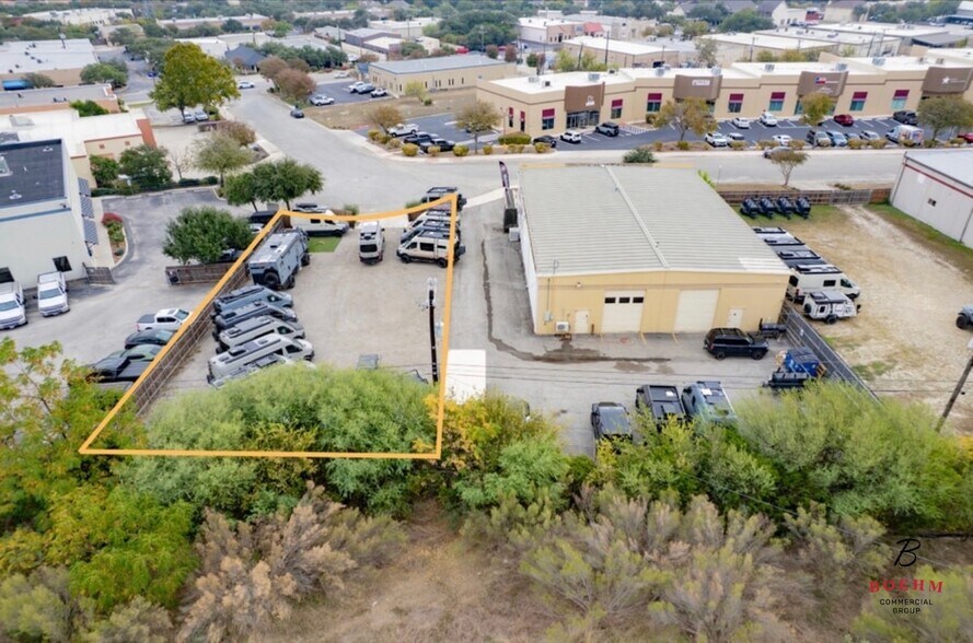 16139 College Oak, San Antonio, TX à louer - Photo du bâtiment - Image 2 de 6