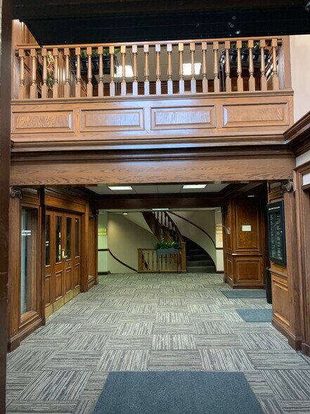 2821 N Ballas Rd, Town And Country, MO à louer - Photo du bâtiment - Image 2 de 18