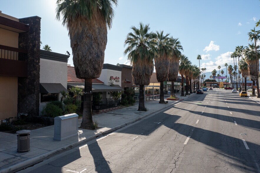 450 S Palm Canyon Dr, Palm Springs, CA à vendre - Photo du bâtiment - Image 3 de 12