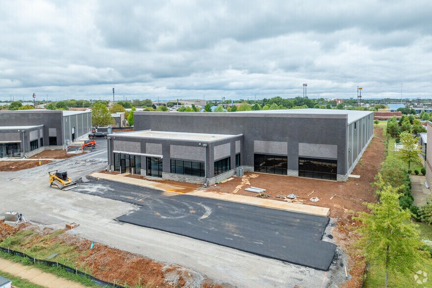 1931 Southpointe Way, Murfreesboro, TN à vendre - Photo du bâtiment - Image 2 de 3