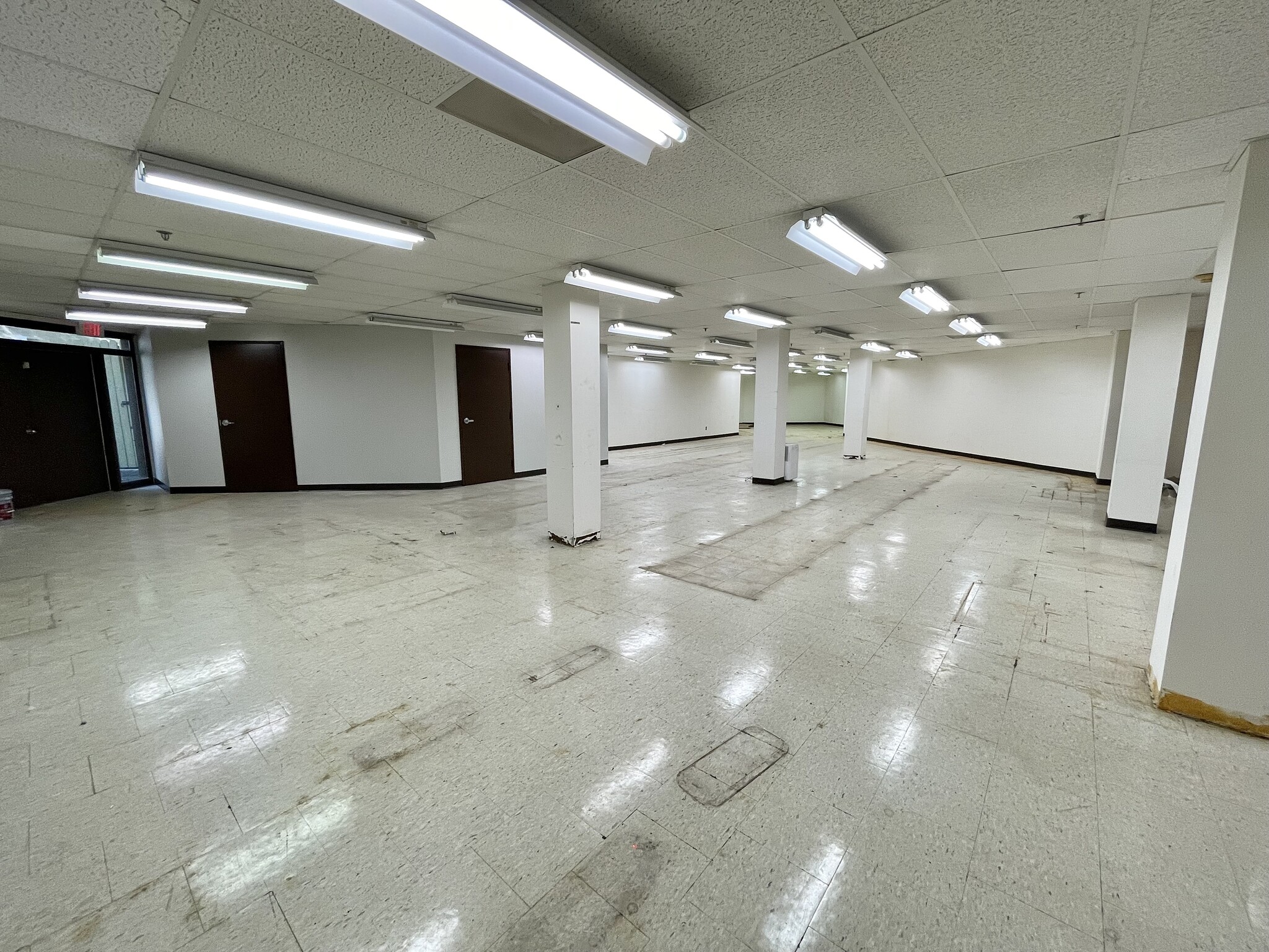 1914 Association Dr, Reston, VA for lease Interior Photo- Image 1 of 9