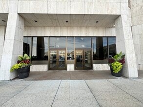 330 Shoup Ave, Idaho Falls, ID for lease Building Photo- Image 2 of 6