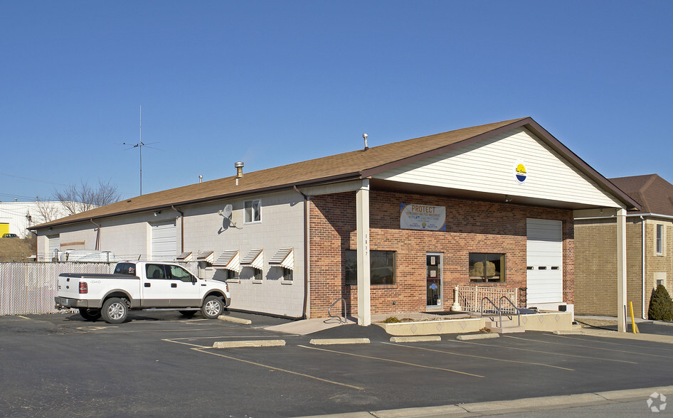 1817 Scherer Pky, Saint Charles, MO for lease - Primary Photo - Image 1 of 14