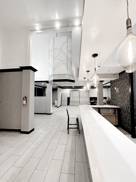 1032 S Western Ave, Los Angeles, CA à louer - Photo intérieure - Image 1 de 4