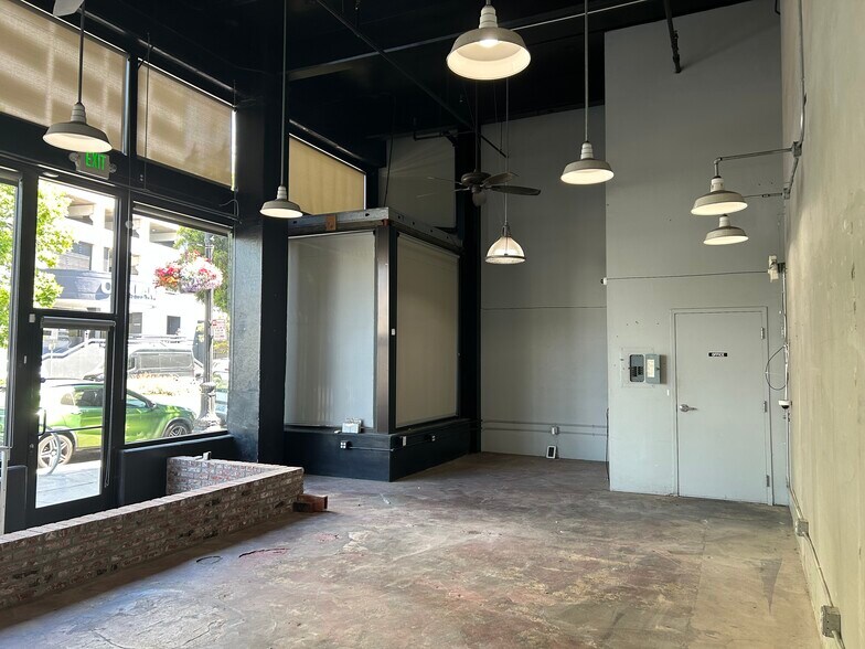 2355 Broadway, Oakland, CA à louer - Photo du bâtiment - Image 2 de 6