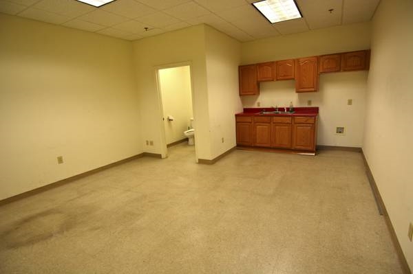 900 Skyline Dr, Marion, IL for lease - Interior Photo - Image 3 of 7