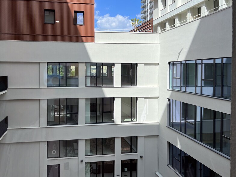 9 Rue Desaix, Lyon à louer - Photo du bâtiment - Image 3 de 13