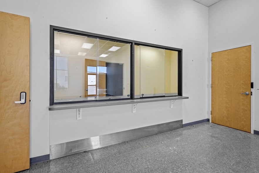 21882 F D R Blvd, Lexington Park, MD for lease - Interior Photo - Image 3 of 6