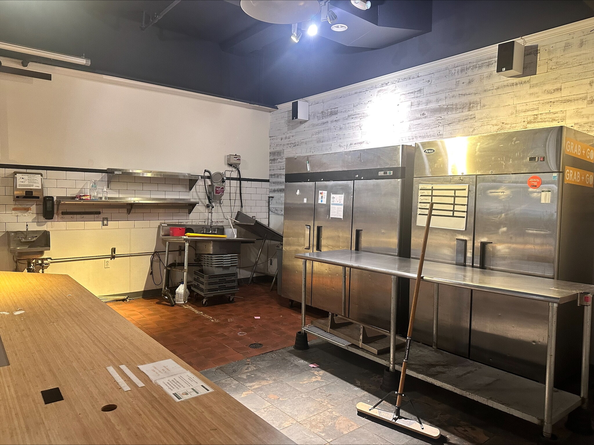 918 SW Yamhill St, Portland, OR for lease Interior Photo- Image 1 of 4