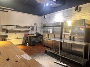 918 SW Yamhill St, Portland, OR for lease Interior Photo- Image 1 of 4