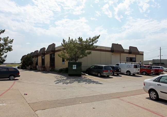Plus de détails pour 1035 N Interstate 35 E, Carrollton, TX - Commerce de détail à louer