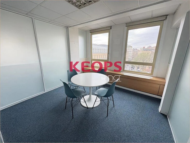 Office in Toulouse for lease - Interior Photo - Image 3 of 10