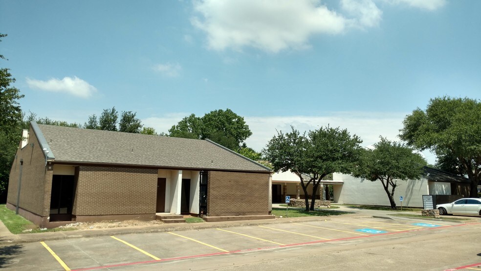 2801 Osler Dr, Grand Prairie, TX à vendre - Photo du bâtiment - Image 3 de 7