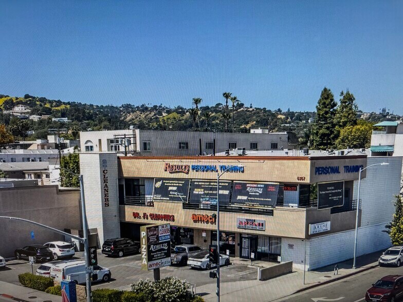 4367 Woodman Ave, Sherman Oaks, CA à louer - Photo du bâtiment - Image 2 de 21