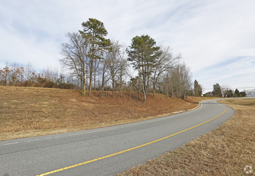 Jake Alexander Blvd, Salisbury, NC for sale - Primary Photo - Image 1 of 6