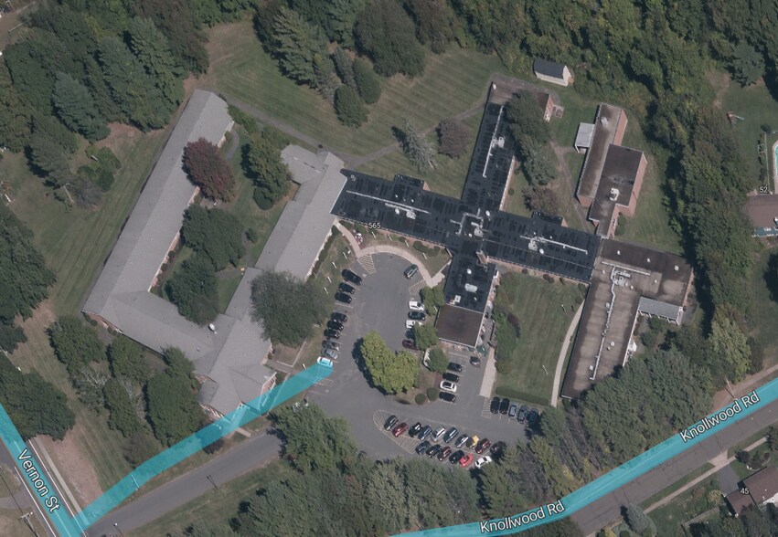 565 Vernon St, Manchester, CT à vendre - Photo du bâtiment - Image 2 de 3