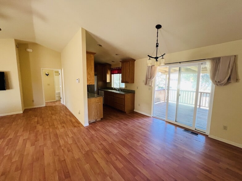 5109 Smith Rd, Mariposa, CA for sale - Building Photo - Image 2 of 20