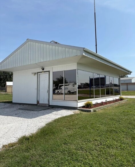 1577 N Business 49, Neosho, MO for sale - Building Photo - Image 2 of 16