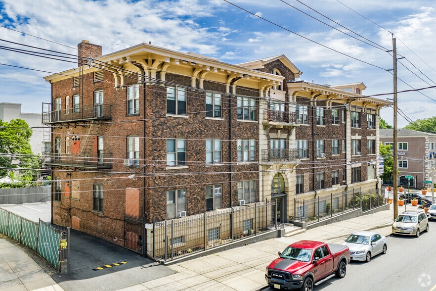 638 Mount Prospect Ave, Newark, NJ for sale - Building Photo - Image 2 of 31