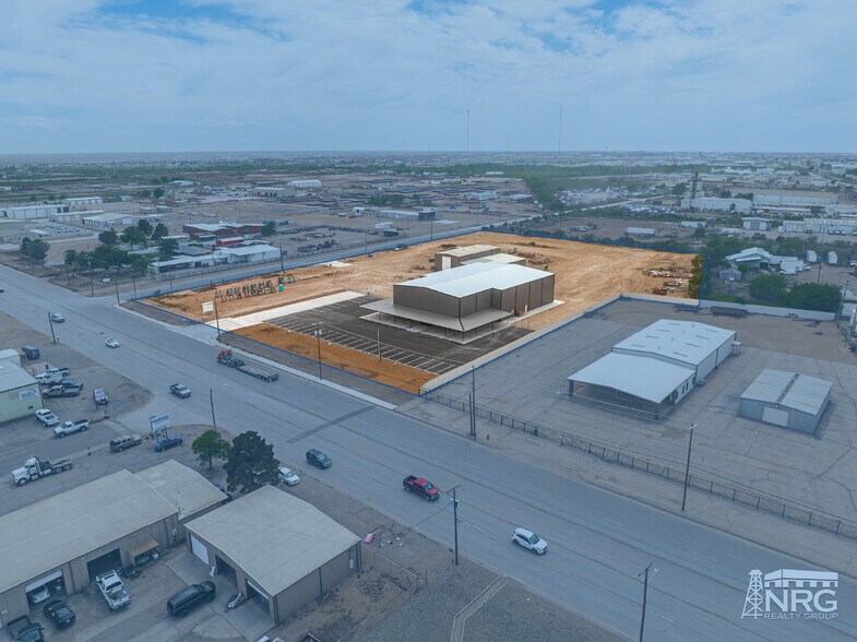 1602 S Midkiff Rd, Midland, TX à louer - Photo du bâtiment - Image 2 de 15