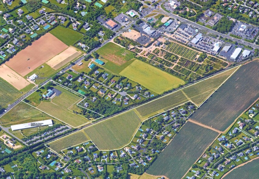 Multi-Parcel Assemblage in Water Mill portefeuille de 3 propriétés à vendre sur LoopNet.ca - Aérien - Image 2 de 16