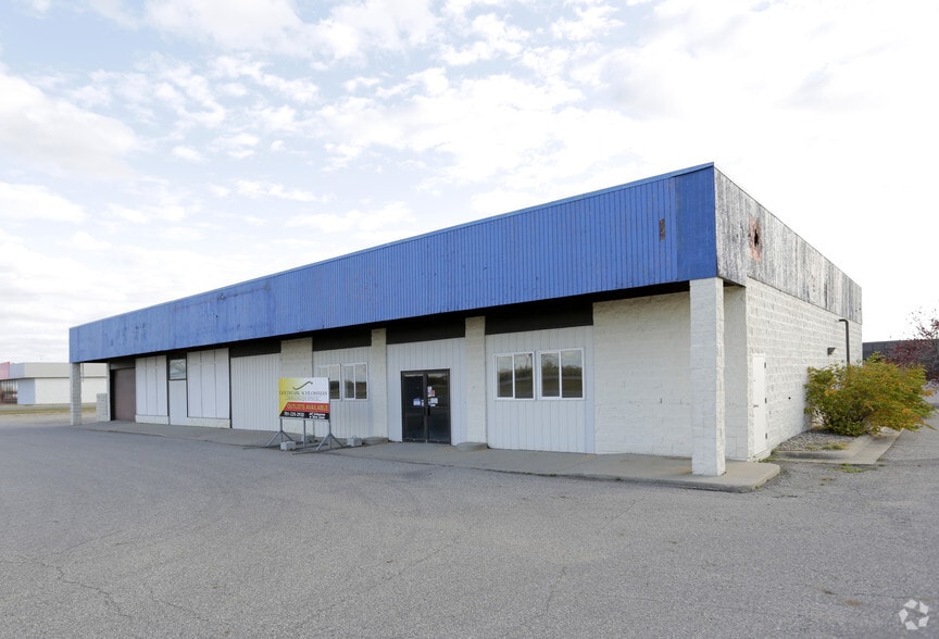 1901 W Lincoln Ave, Fergus Falls, MN à vendre - Photo principale - Image 1 de 11