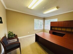 6817 Southpoint Pky, Jacksonville, FL for lease Interior Photo- Image 2 of 6