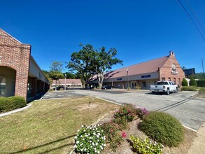 2318 Pass Rd, Biloxi, MS for lease Building Photo- Image 2 of 16