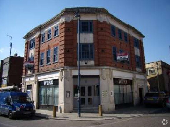 58 Market Sq, St Neots à louer - Photo principale - Image 1 de 1