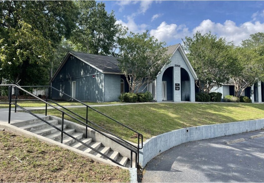 2050 Spaulding Dr, Charleston, SC à vendre - Photo du bâtiment - Image 1 de 3