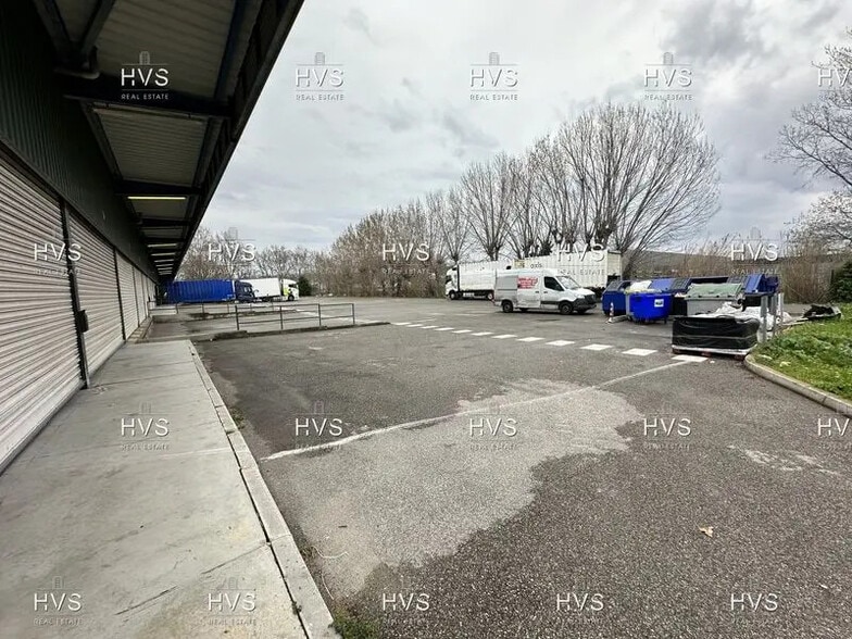 Office in Vitrolles for lease - Building Photo - Image 3 of 9