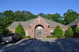 500 Pleasant Valley Dr, Little Rock, AR à louer Photo du bâtiment- Image 1 de 10