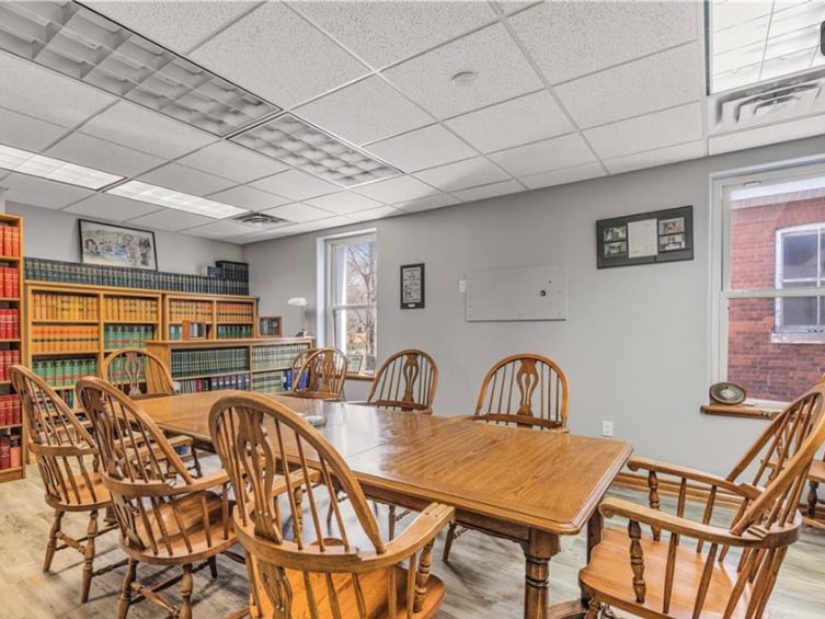 361 King St, Midland, ON for sale Interior Photo- Image 1 of 9