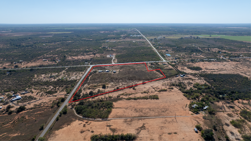 6286 FM 2146, Jourdanton, TX à vendre - Photo du bâtiment - Image 3 de 42