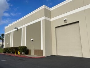 1350-1358 S Ritchey St, Santa Ana, CA à louer Photo intérieure- Image 2 de 3