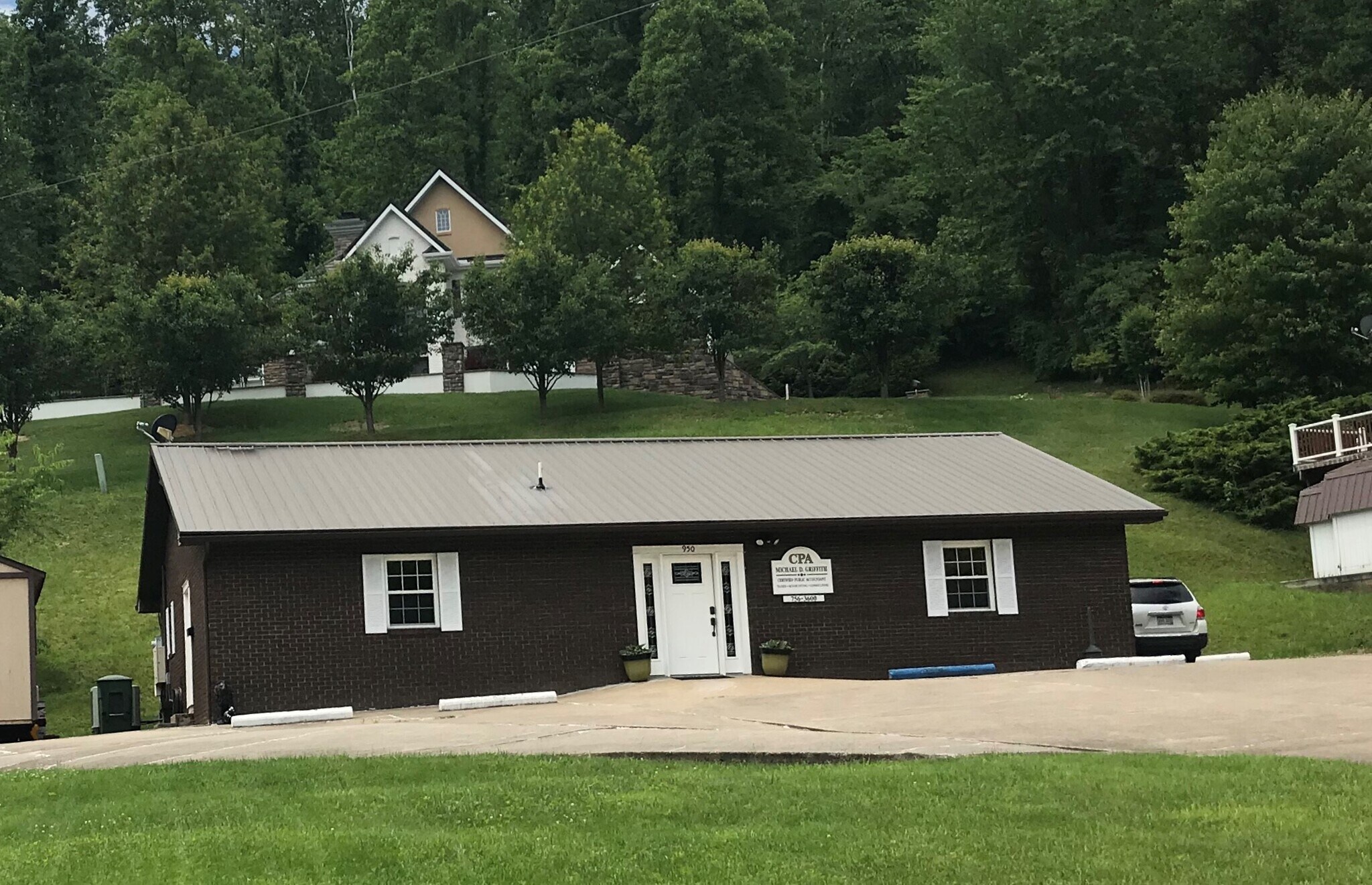 950 Little Coal River Rd, Alum Creek, WV à vendre Photo du bâtiment- Image 1 de 2