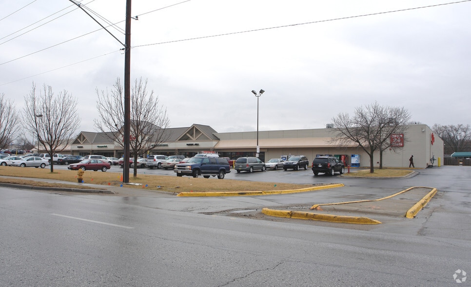 1015 W 23rd St, Lawrence, KS for lease - Building Photo - Image 2 of 2