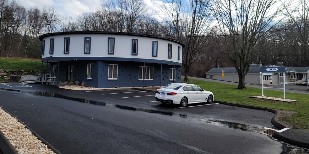2030 Straits Tpke, Middlebury, CT for lease - Building Photo - Image 2 of 5