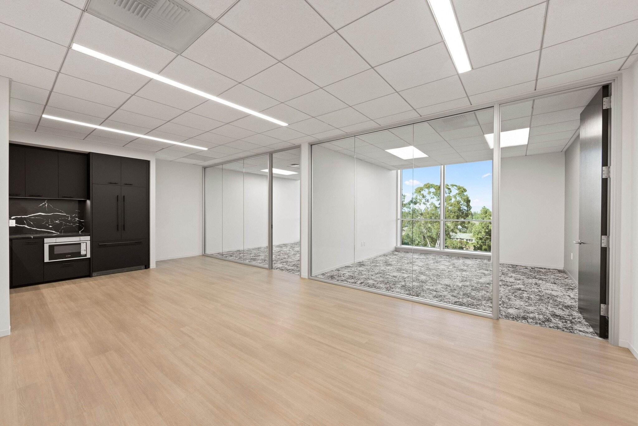 620 Newport Center Dr, Newport Beach, CA for lease Interior Photo- Image 1 of 5