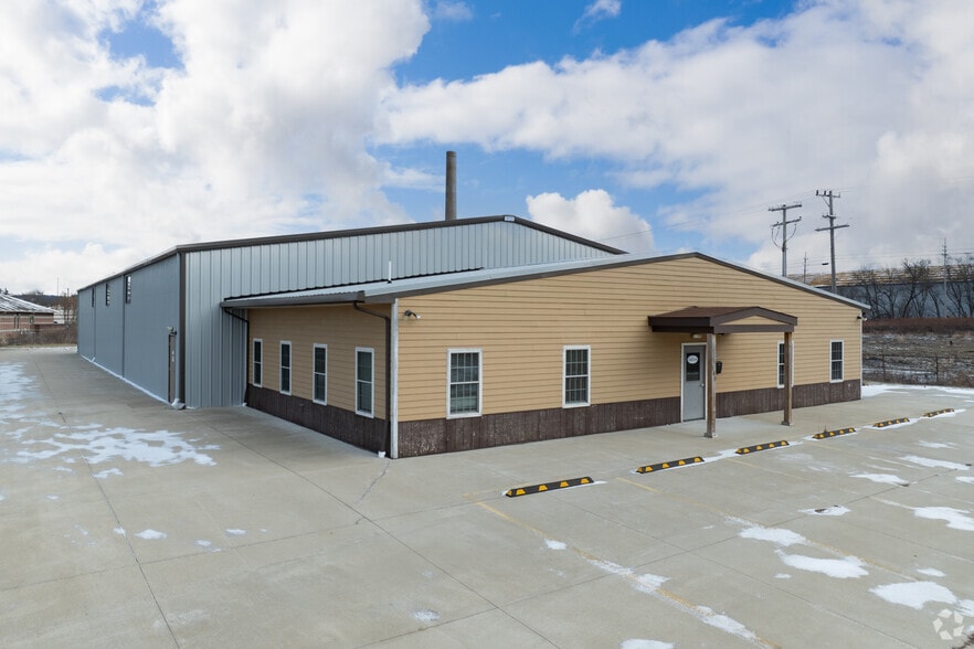 180 Hollywood Dr, Butler, PA à vendre - Photo du bâtiment - Image 2 de 5