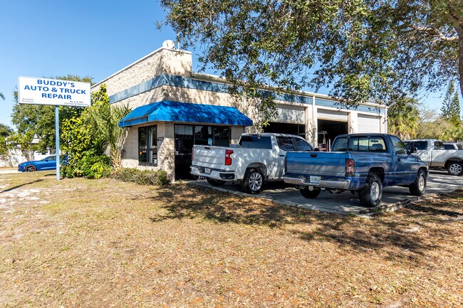 Plus de détails pour 6735 14th St, Bradenton, FL - Commerce de détail à vendre