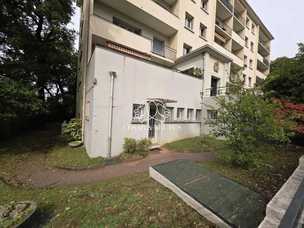Office in Lyon for lease Building Photo- Image 1 of 7