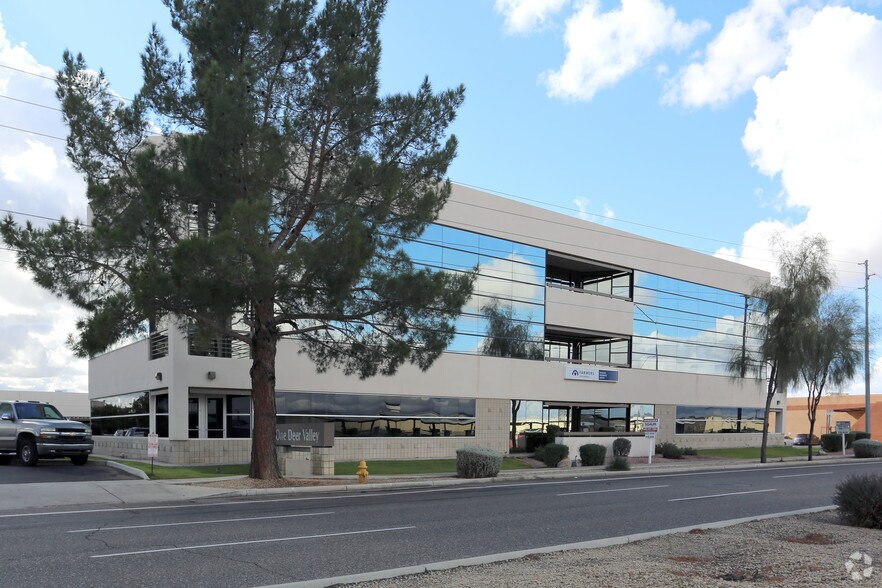 1 W Deer Valley Rd, Phoenix, AZ à louer - Photo du bâtiment - Image 2 de 14