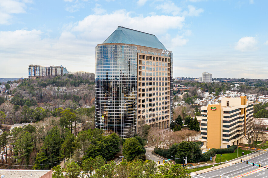 3100 Cumberland Blvd SE, Atlanta, GA à louer - Photo du bâtiment - Image 2 de 11