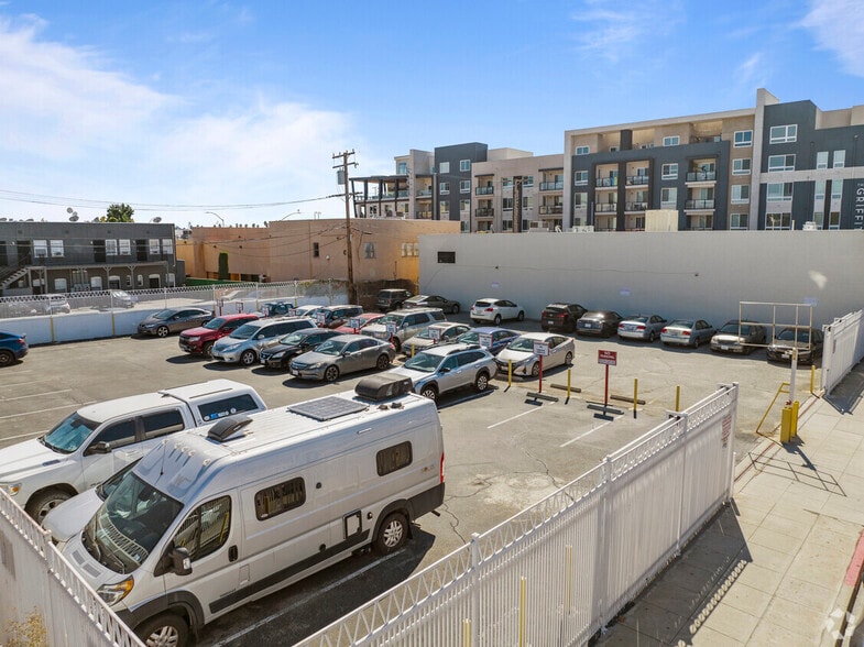 4101-4103 San Fernando Rd, Glendale, CA à louer - Photo du bâtiment - Image 3 de 7