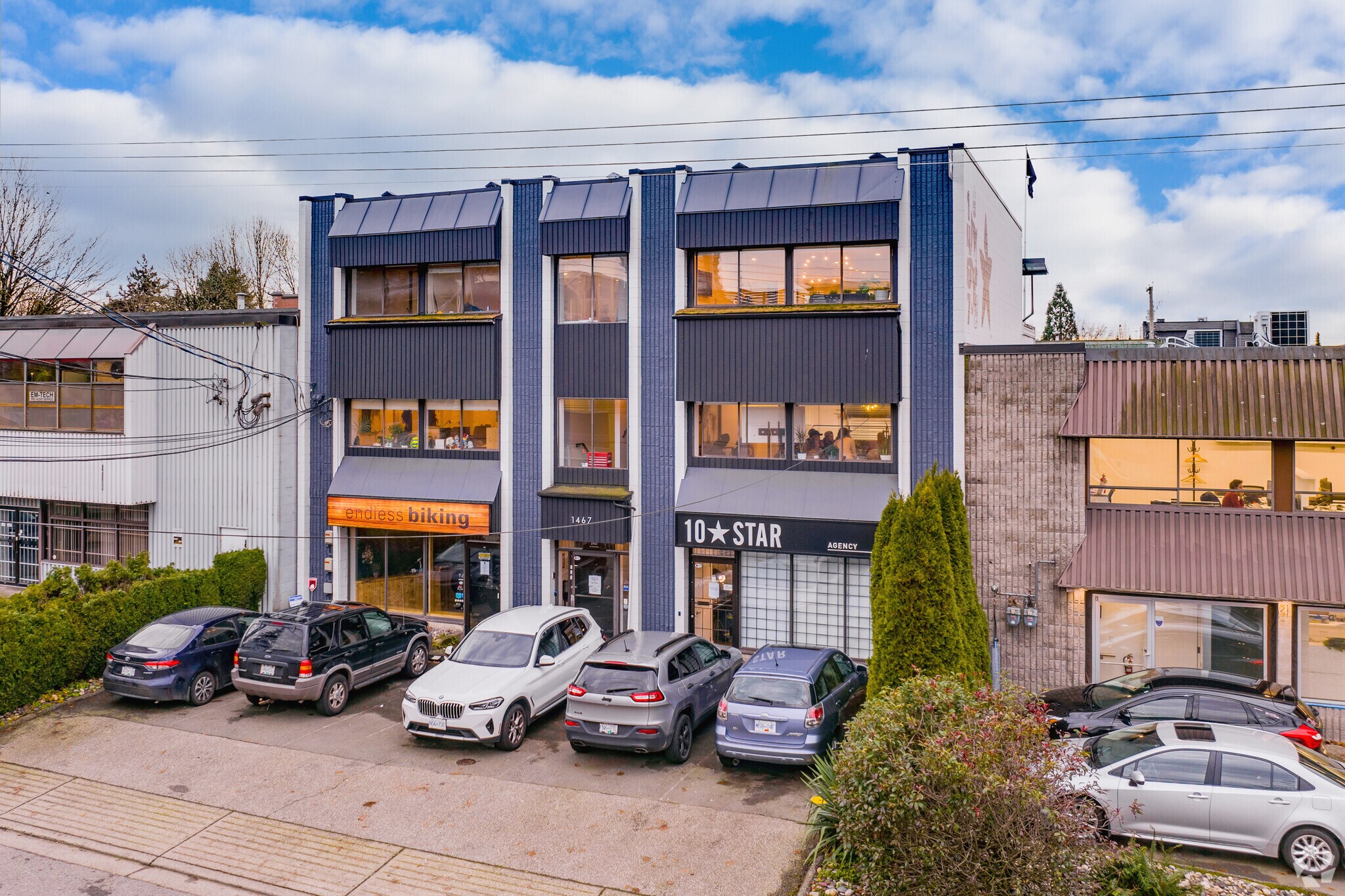 1467 Crown St, North Vancouver District, BC for sale Primary Photo- Image 1 of 1