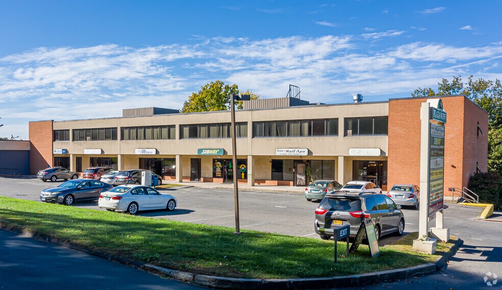 714-742 West St, Southington, CT à vendre - Photo du bâtiment - Image 2 de 7