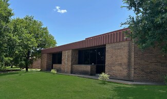 Plus de détails pour 817 Greenview Dr, Grand Prairie, TX - Local d'activités à louer